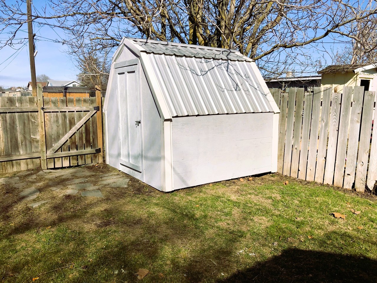 outbuilding for storage & lawn gear